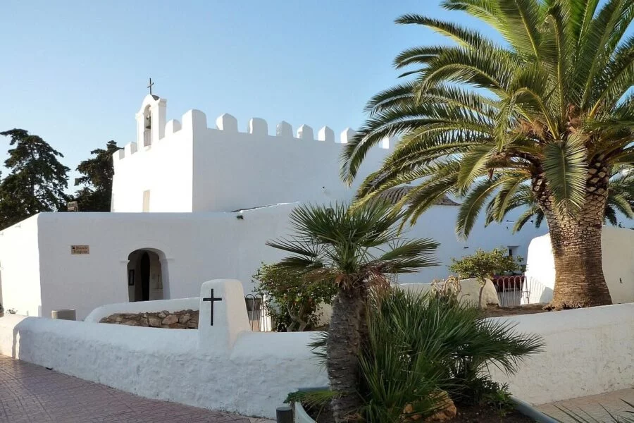 ▷ SANT JORDI » Descubre qué ver hacer en este bello destino Monumentos históricos. Iglesia Sant Jordi