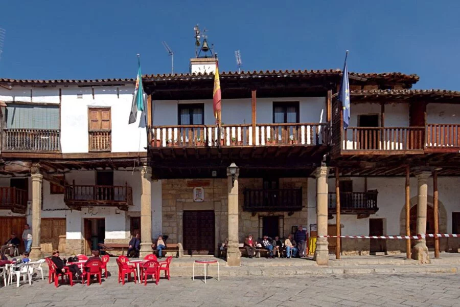 ▷ VALVERDE DE LA VERA » Qué ver y hacer. Pueblo cautivante Ayuntamiento de Valverde de la Vera