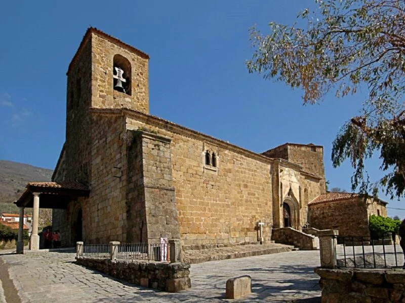 ▷ VALVERDE DE LA VERA » Qué ver y hacer. Pueblo cautivante Iglesia de Nuestra Señora de las Fuentes Claras en Valverde de la Vera