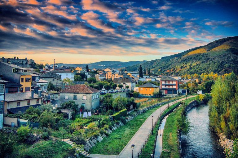PUEBLA DE TRIVES » Qué ver y hacer en este bonita villa