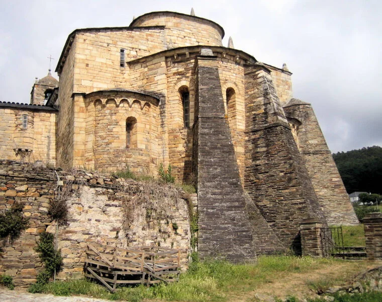 ▷ FOZ » Qué ver y hacer en este fascinante pueblo costero Basílica de San Martiño de Mondoñedo