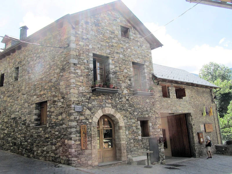 ▷ DURRO » Qué ver y hacer en este enigmático destino Casa Llavasa