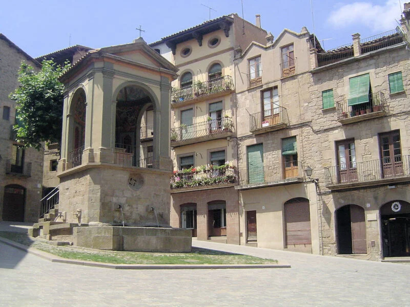 ▷ SOLSONA » Qué ver y hacer en la linda capital del Solsonés Plaça de Sant Joan de Solsona