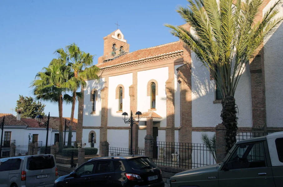 ▷ CANILLAS DE ACEITUNO » Qué ver y hacer. Villa morisca Iglesia de Nuestra Señora del Rosario y San León Magno
