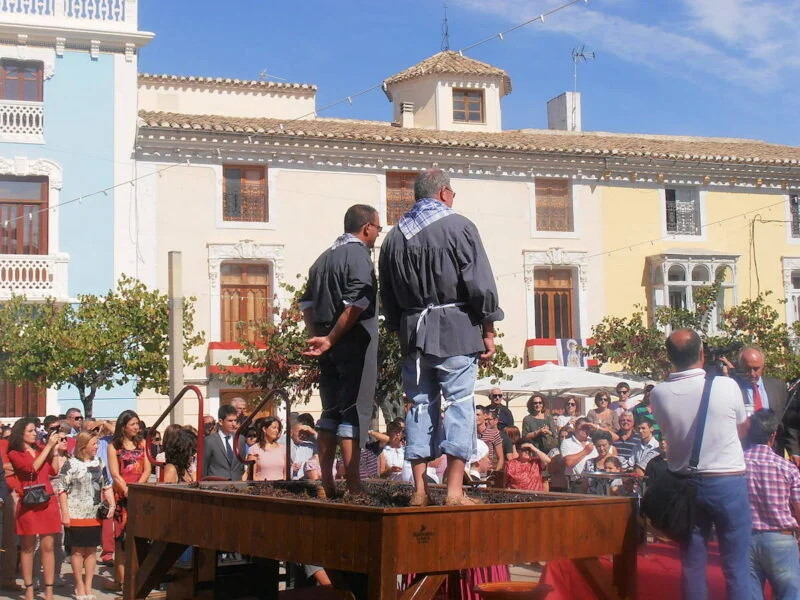 ▷ BULLAS » Qué ver y hacer. Tierra de tradición vinícola Pisada de la Uva en Bullas
