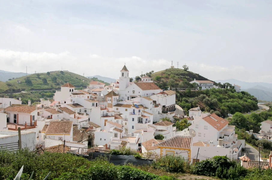 ▷ CANILLAS DE ACEITUNO » Qué ver y hacer. Villa morisca Visita Canillas de Aceituno