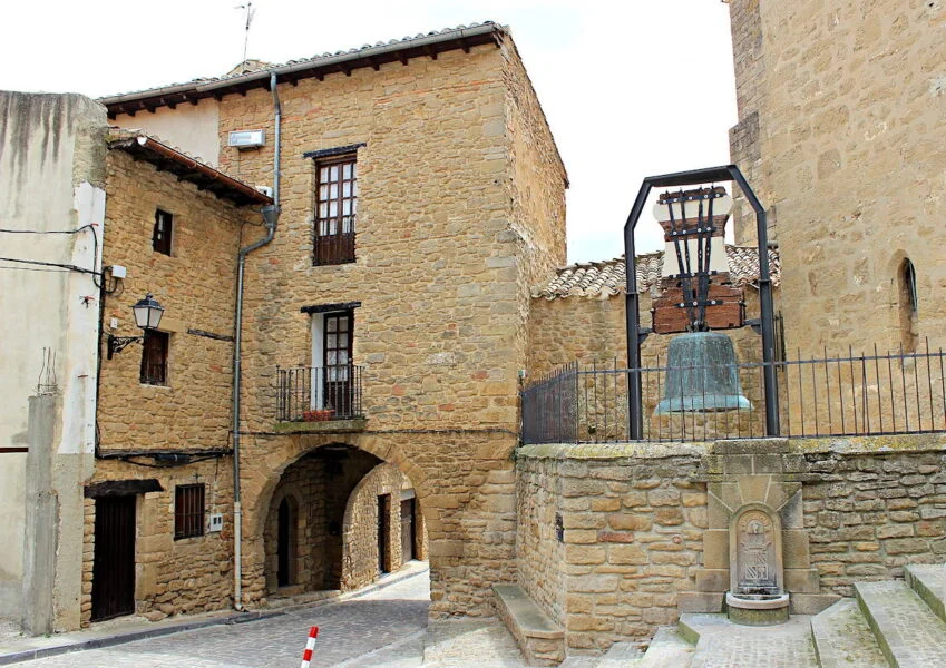 ▷ ARTAJONA » Qué ver y hacer. Precioso pueblo de Navarra. Calles de Artajona