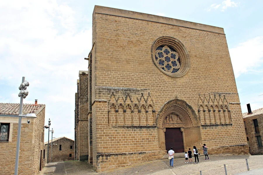 ▷ ARTAJONA » Qué ver y hacer. Precioso pueblo de Navarra. Iglesia Fortaleza de San Saturnino