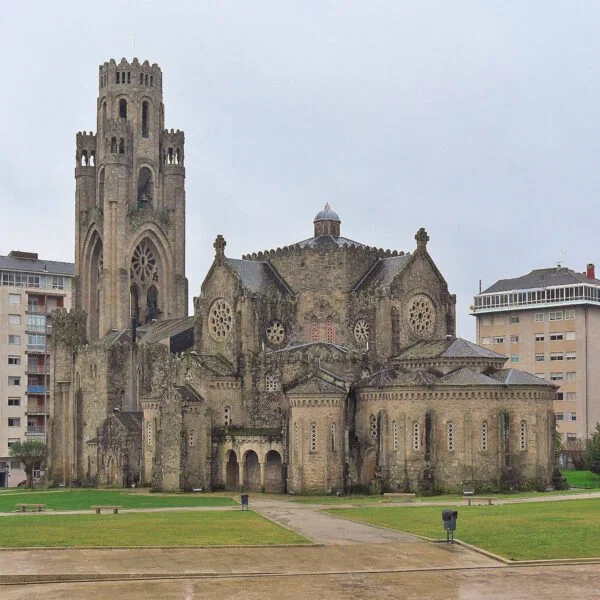 ▷ CARBALLINO » Qué ver y hacer en esta bonita villa gallega Iglesia de la Vera Cruz