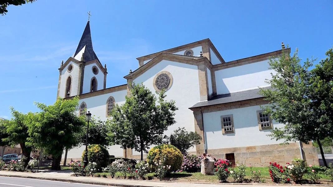 ▷ PUEBLA DE TRIVES » Qué ver y hacer en este bonita villa Iglesia del Santo Cristo en Puebla de Trives