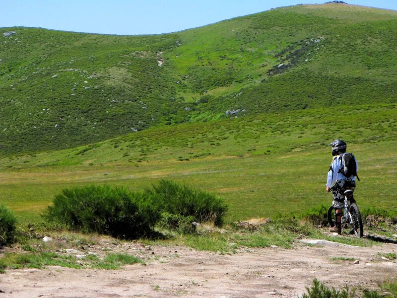 ▷ MANZANEDA » Qué ver y hacer en este pueblo de montaña Manzaneda