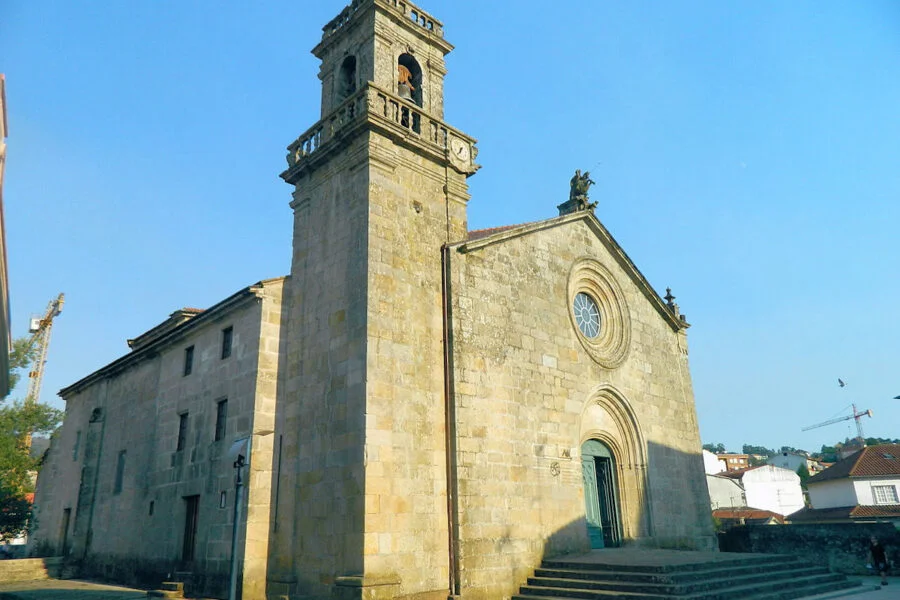 ▷ REDONDELA » Descubre qué ver y hacer. Viaje imperdible. Iglesia de Santiago Apóstol en Redondela