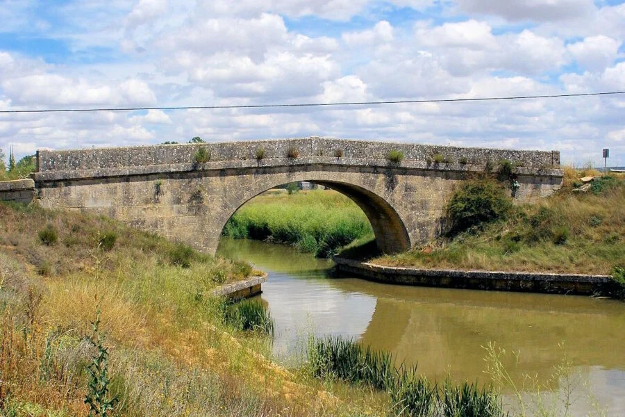 ▷ AMUSCO » Descubre qué ver y hacer. Tesoros arquitectónicos Puente de Amusco
