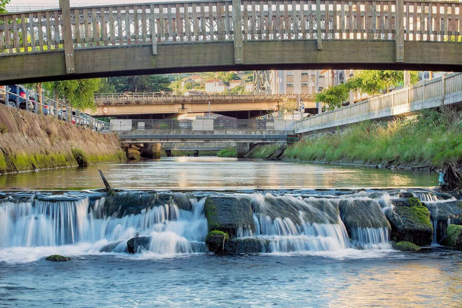 ▷ REDONDELA » Descubre qué ver y hacer. Viaje imperdible. Río Alvedosa en Redondela