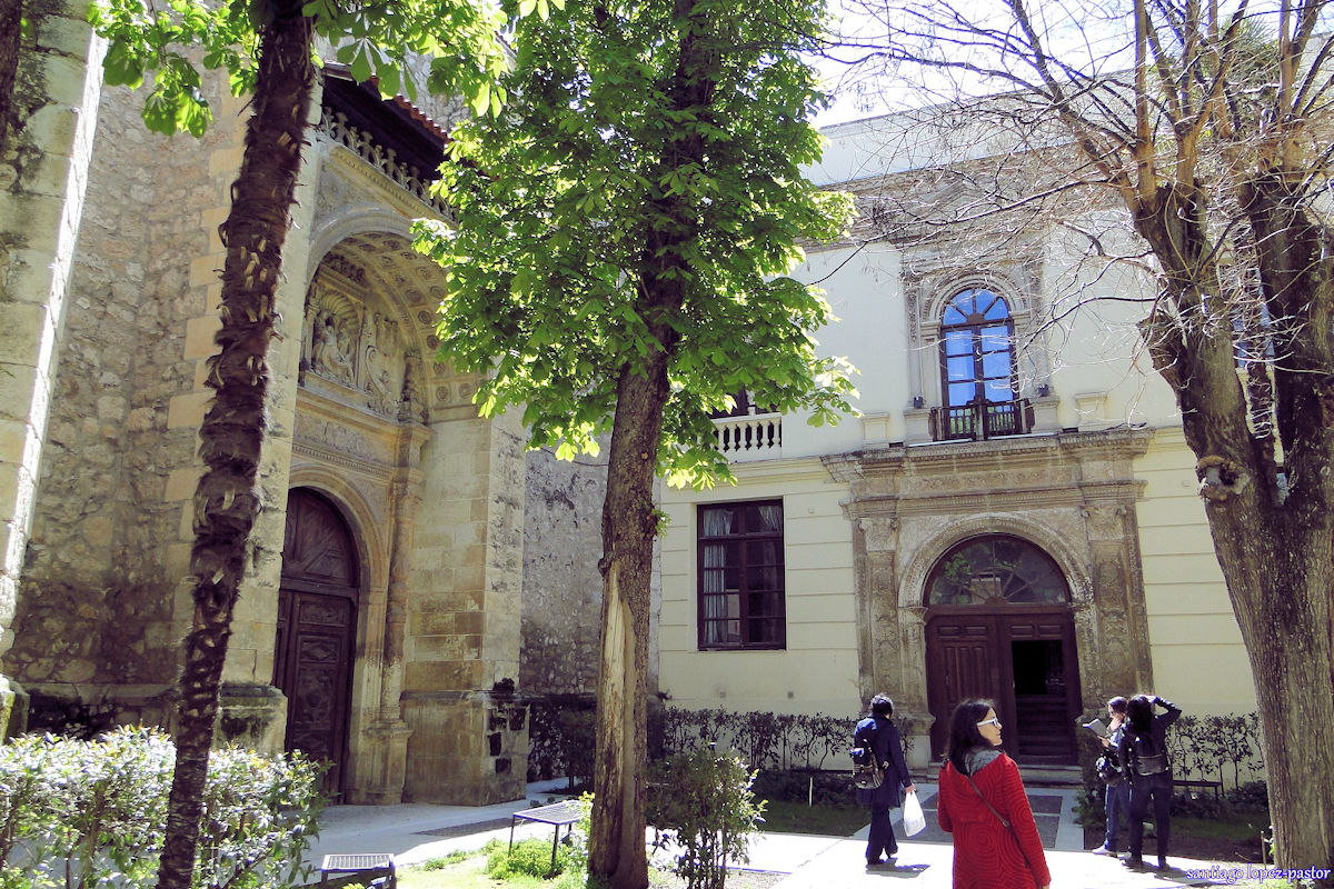 Entrada al Palacio de Antonio de Mendoza