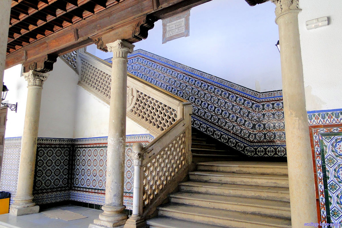 Escaleras del Palacio de Antonio de Mendoza