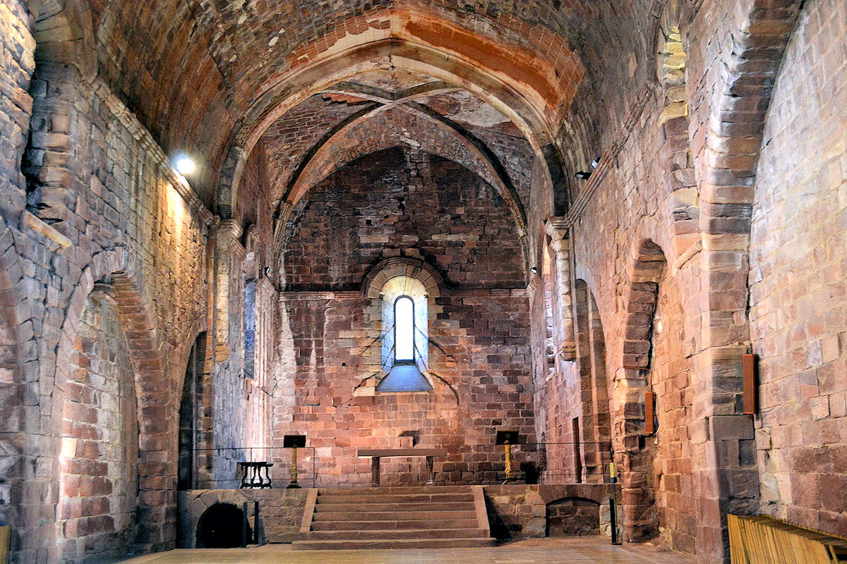 Interior del Monasterio de San Miguel de Escornalbou